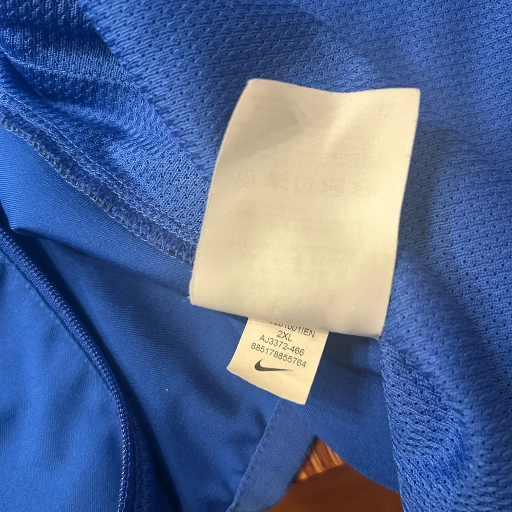 Nike Men's Vibrant Blue Windbreaker